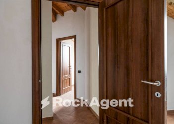 Corridoio - Three-room apartment Frazione Camolino, Montesegale - photo 22