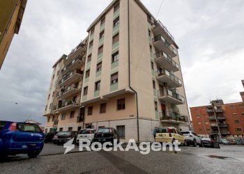 Facciata - Appartamento via Vittorio Butera, 14, Catanzaro - foto 2