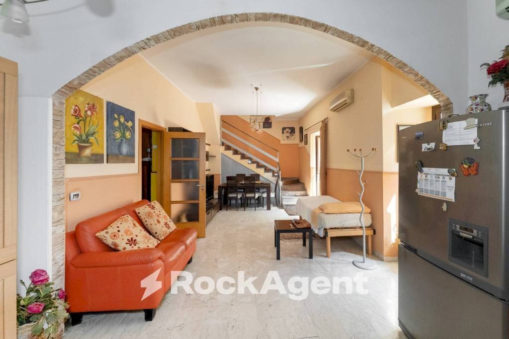 Salone - Independent house via Santa Barbara, 57, Catania - photo 2