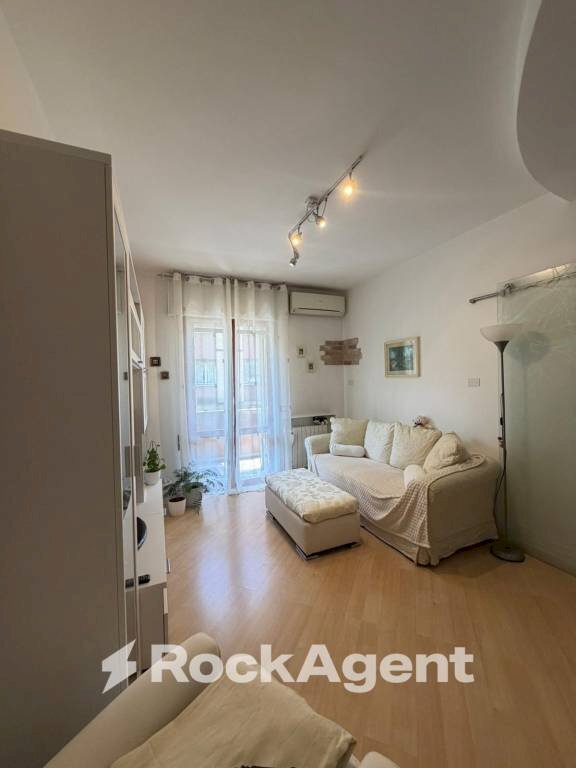 Salone - Three-room apartment via Roberto Ardigò, 18, Padova - photo 1