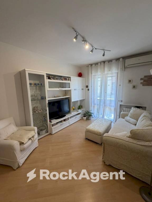 Salone - Three-room apartment via Roberto Ardigò, 18, Padova - photo 3