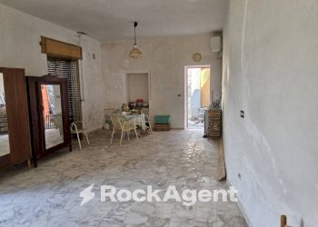 Salone - Casa indipendente vico Mancini, Gioiosa Ionica - foto 3