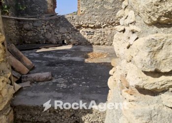 Cortile interno - Casa indipendente vico Mancini, Gioiosa Ionica - foto 4