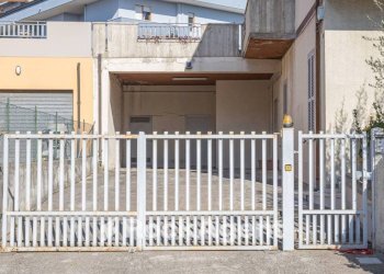 Facciata - Casa indipendente via Luigi Migliori, 76, Giulianova - foto 9