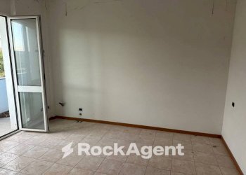 Camera da letto - Four-room apartment via del Villino, Alanno - photo 15