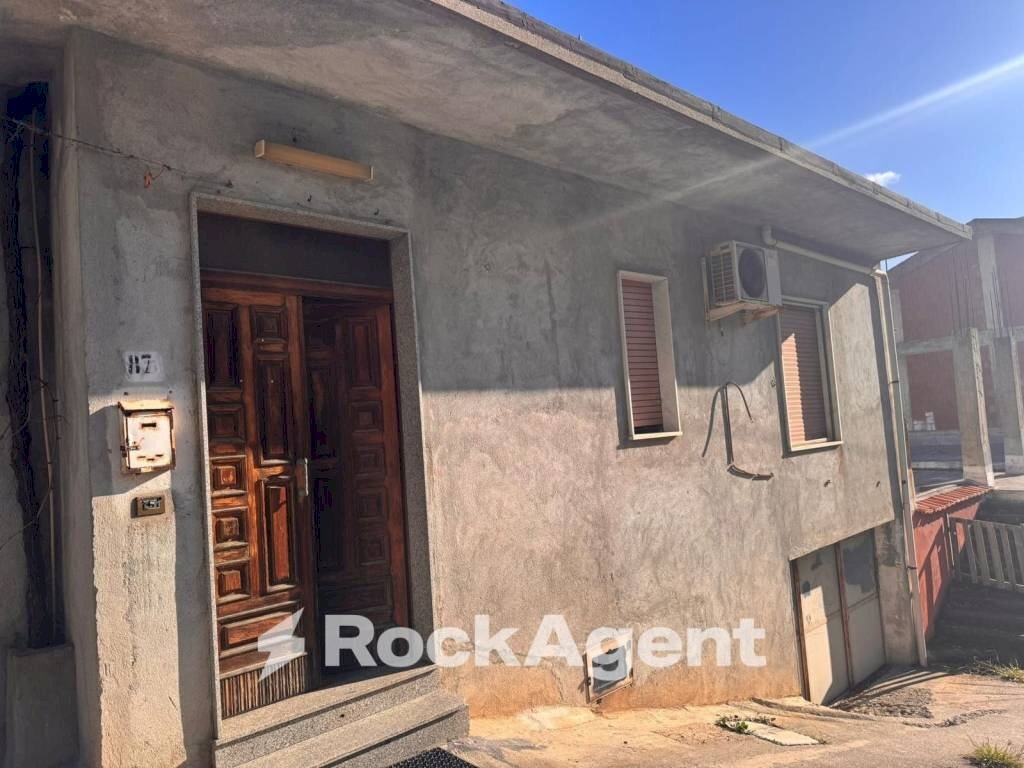 Facciata - Casa indipendente via Rione Garreffa, Benestare - foto 1