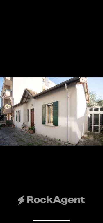 Facciata - Villa via Bruno Buozzi, 2/C, Cattolica - foto 3