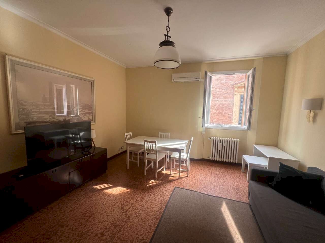 soggiorno - Bilocale via Donzelle, Bologna (zona Centro Storico) - foto 1