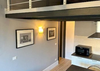 soggiorno - Two-room apartment via Santo Stefano, Bologna (neighborhood Centro Storico) - photo 4