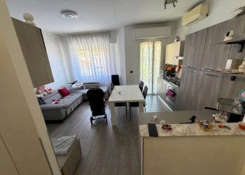 Three-room apartment Ventimiglia - photo 1