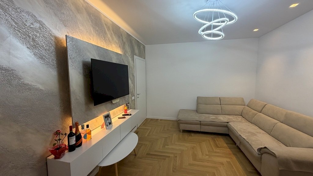 sala.jpg - Apartment Via Vittorio Veneto 44, Collecchio - photo 1