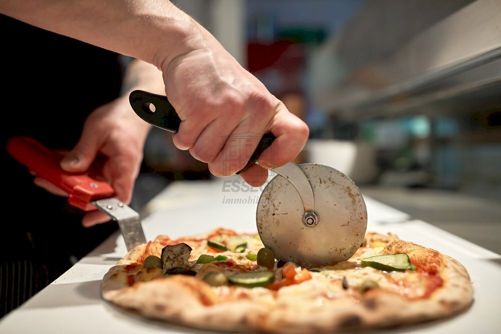 attrezzature_pizzeria_al_taglio.jpg - Ristorante Via L. Paolinelli 5, Capannori - foto 1