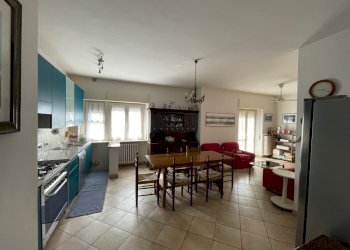 sala da pranzo - Three-room apartment Strada Tuderte 52, Perugia - photo 9
