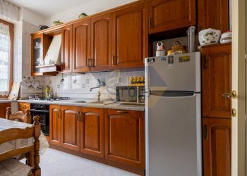 Cucina - Three-room apartment Via Guido Zanobini, Roma - photo 14
