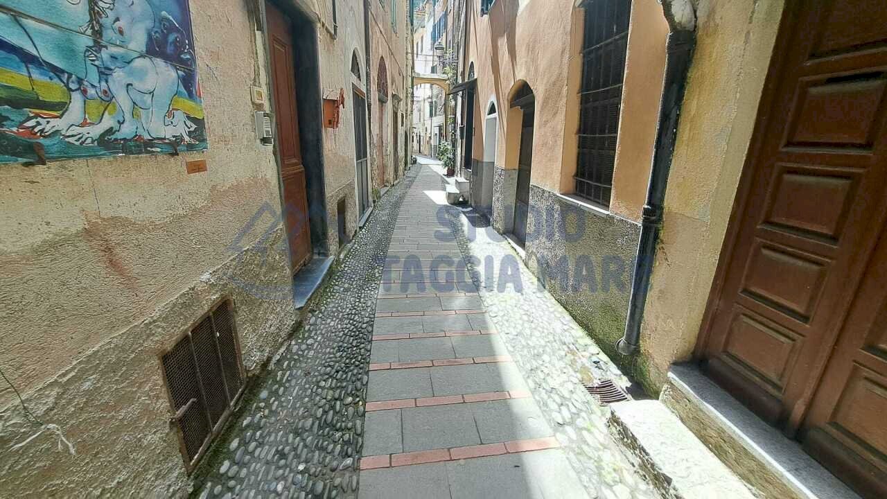 1.jpg - Quadrilocale Via Fontana, Badalucco - foto 2