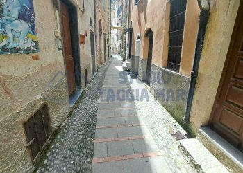1.jpg - Quadrilocale Via Fontana, Badalucco - foto 2