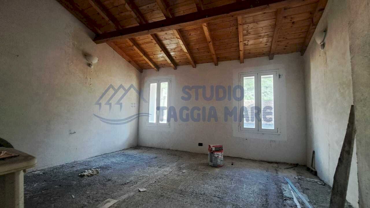 2.jpg - Appartamento Via Vezzargo, Badalucco - foto 1