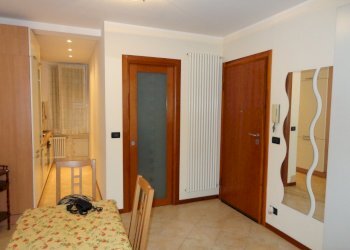 sala ingresso.jpg - Four-room apartment Vico del Granaio 2, Genova (neighborhood Voltri) - photo 1
