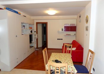 sala1.jpg - Four-room apartment Vico del Granaio 2, Genova (neighborhood Voltri) - photo 3