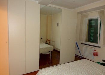 camera2.jpg - Four-room apartment Vico del Granaio 2, Genova (neighborhood Voltri) - photo 16