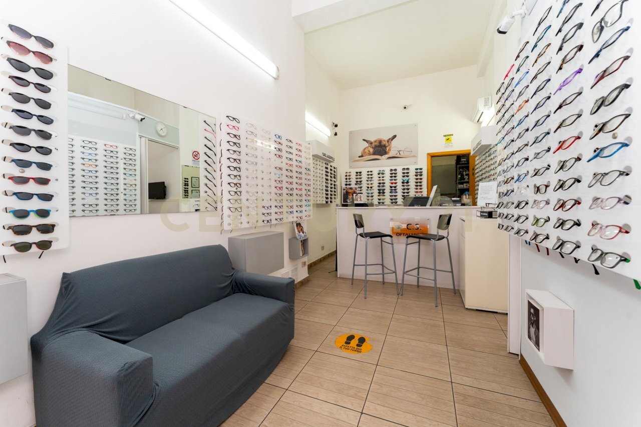 Bottega Cibele (11).jpg - Locale Commerciale Via Cibele 44, Catania - foto 1