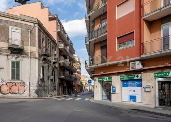 Bottega Cibele (23).jpg - Locale Commerciale Via Cibele 44, Catania - foto 14
