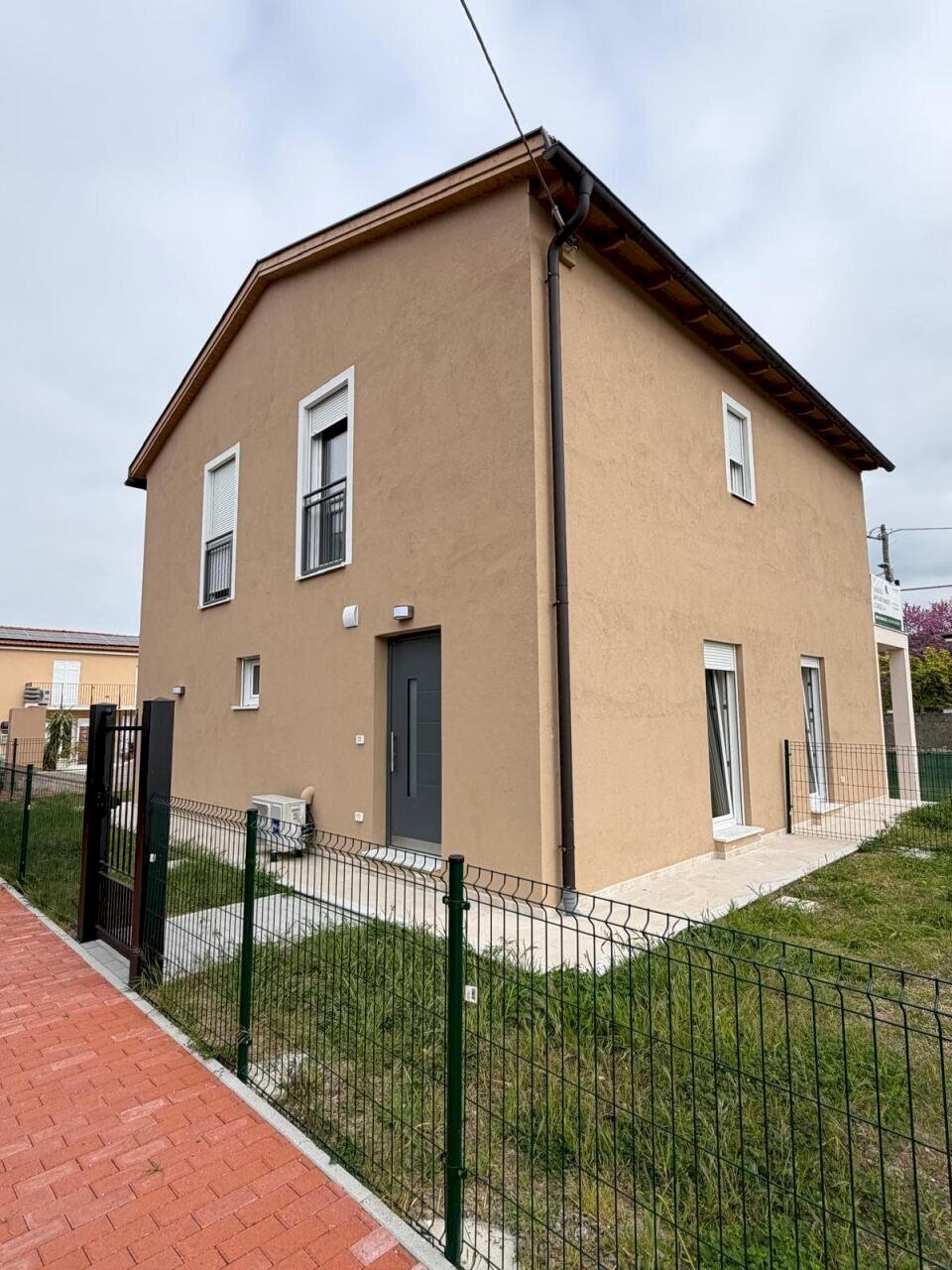 5e774cf4-8ebd-48b2-be9e-c316c22f052c.jpg - Appartamento Sarzana - foto 1