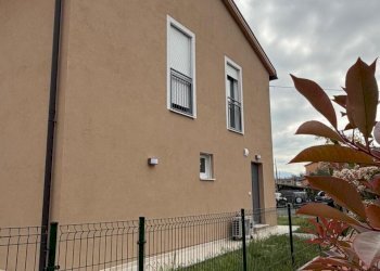 7de801d8-debe-44c2-888d-2a591df1d4d3.jpg - Appartamento Sarzana - foto 1