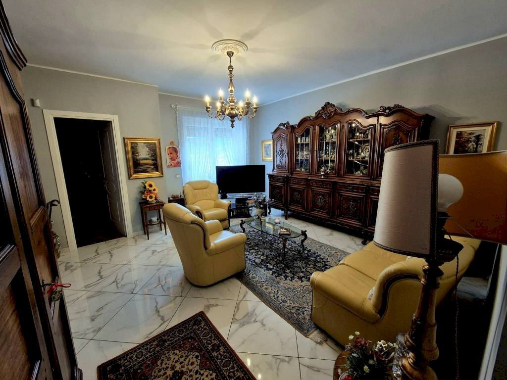 Four-room apartment Cumiana - photo 1