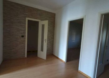 Three-room apartment Cumiana - photo 1