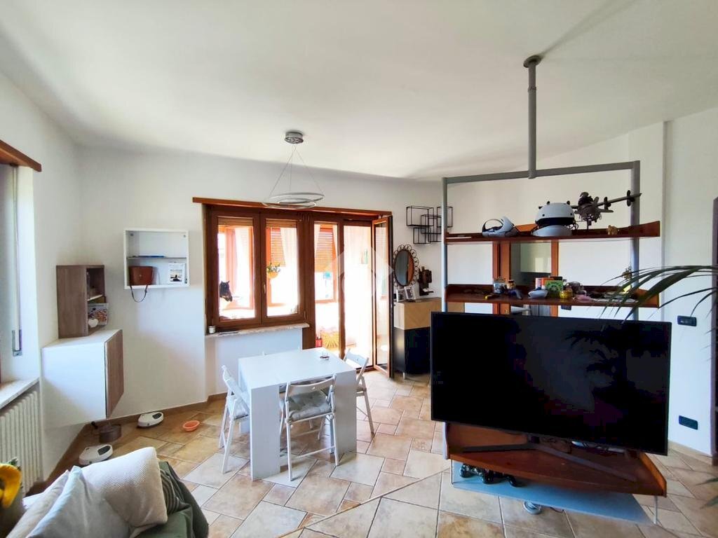 Three-room apartment Via Gramsci, Avigliana - photo 1