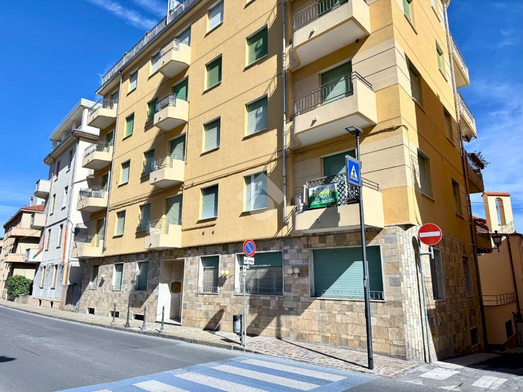 Three-room apartment Viale D. Hanbury, Alassio - photo 1