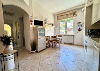 Three-room apartment Viale D. Hanbury, Alassio - photo 4