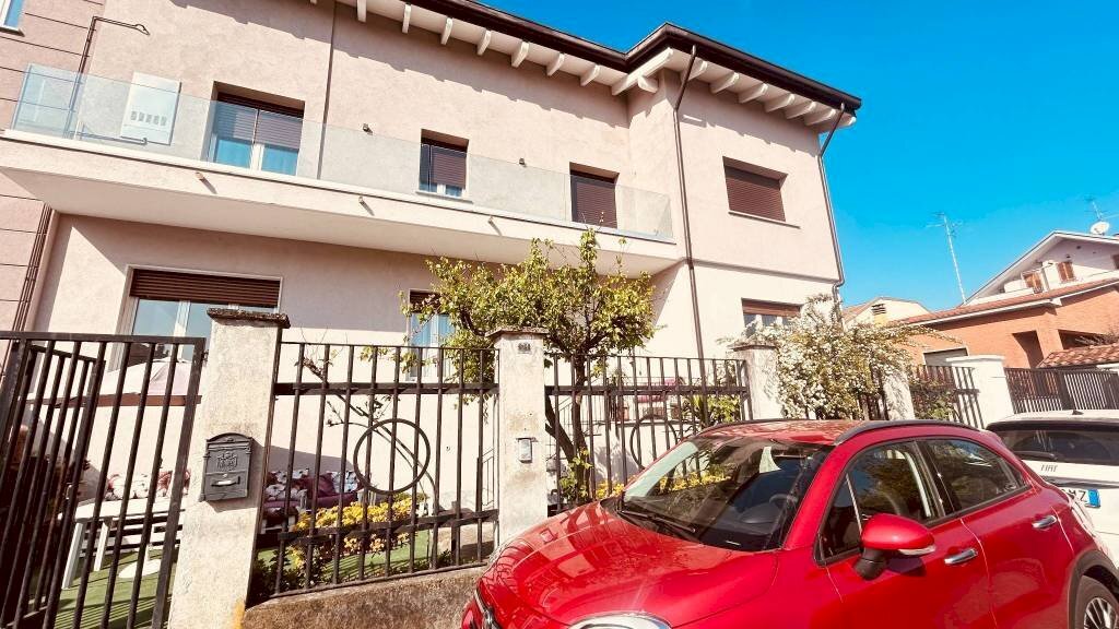 Villa Desio - foto 1