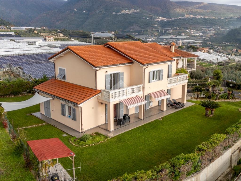 Villa Regione Settemonti, Taggia - photo 1