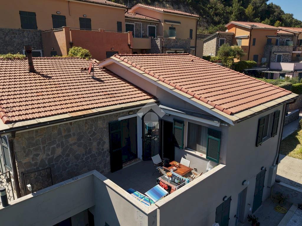 Three-room apartment Str. per I Piani, Castellaro - photo 3