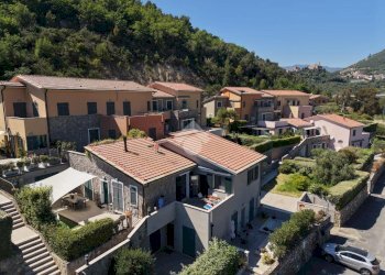 Three-room apartment Str. per I Piani, Castellaro - photo 1