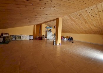 Three-room apartment Str. per I Piani, Castellaro - photo 18