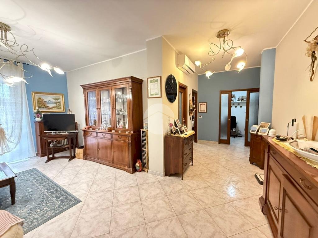 Three-room apartment Via Roma, Collegno - photo 2