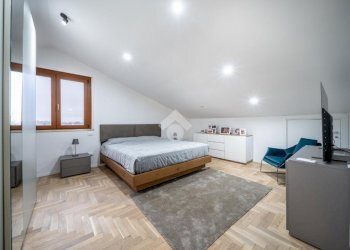 Three-room apartment Via Guido Dorso, Reggio nell'Emilia - photo 9