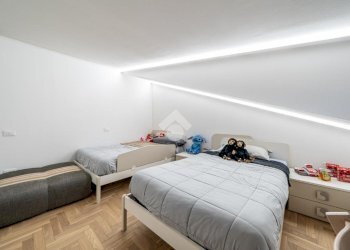 Three-room apartment Via Guido Dorso, Reggio nell'Emilia - photo 13