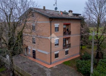 Three-room apartment Via Guido Dorso, Reggio nell'Emilia - photo 21