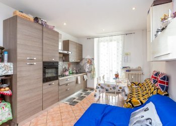 Three-room apartment Via Borriana, Torino (neighborhood Regio Parco) - photo 1