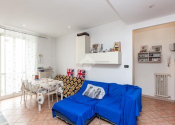 Three-room apartment Via Borriana, Torino (neighborhood Regio Parco) - photo 2