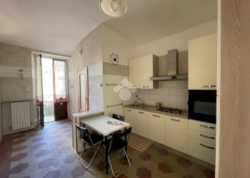 Two-room apartment Via Rosazza, Torino (neighborhood Vanchiglietta) - photo 1