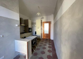 Two-room apartment Via Rosazza, Torino (neighborhood Vanchiglietta) - photo 3