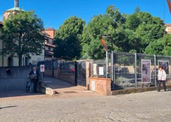 Parking space Via Azzo Gardino, Bologna (neighborhood Centro Storico) - photo 1