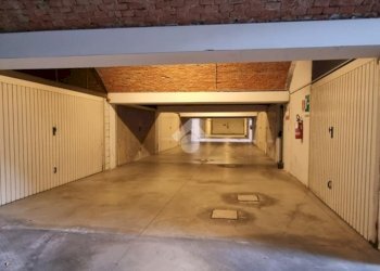 Parking space Via Azzo Gardino, Bologna (neighborhood Centro Storico) - photo 3