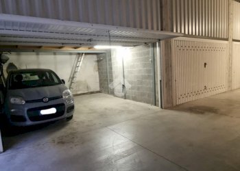 Parking space Via Azzo Gardino, Bologna (neighborhood Centro Storico) - photo 5