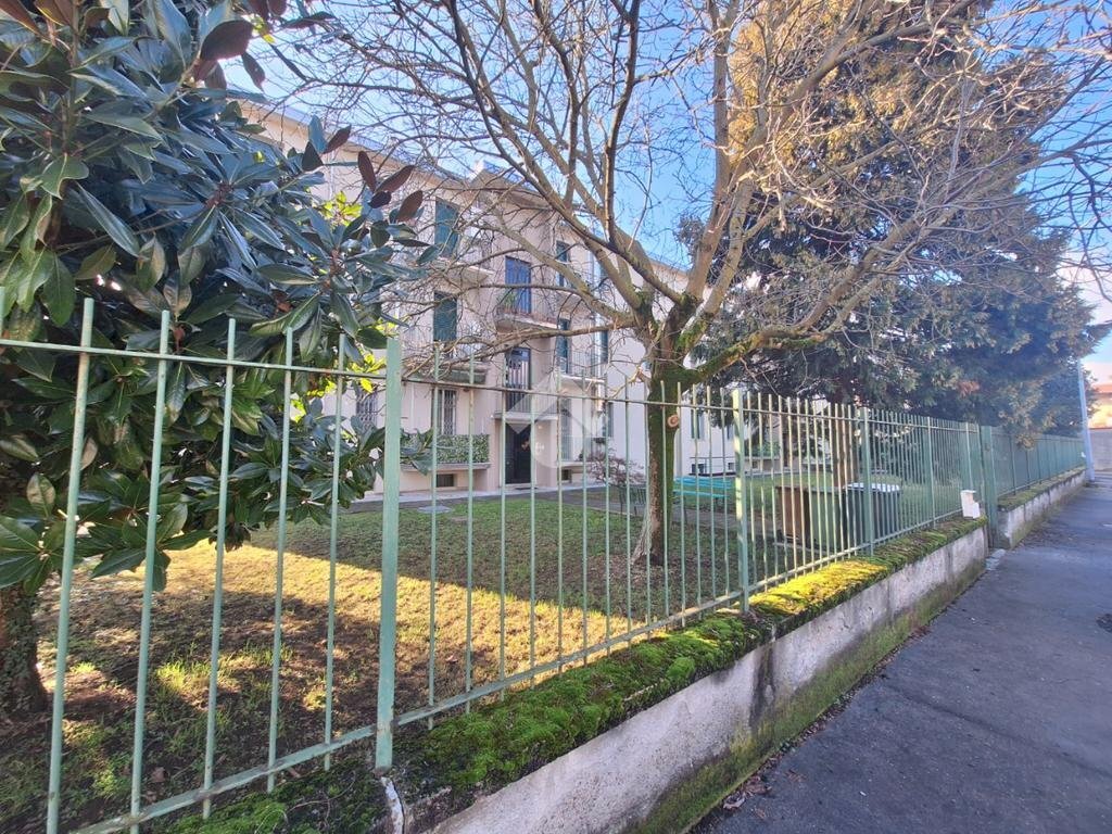 Three-room apartment Via Villaggio Saffa, Magenta - photo 1